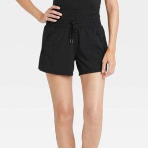 Women's Stretch Woven Mid-Rise Shorts 4" - All in Motion™ Black XXL